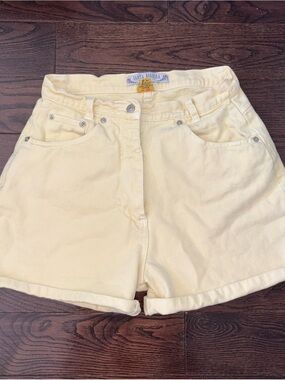 Vintage Butter Yellow High-Waist Women's Shorts